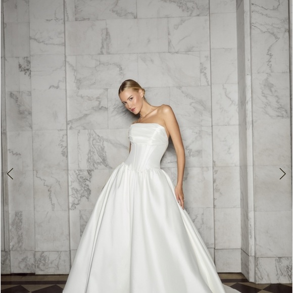 Casablanca Corset Basque Waist Wedding Dress - Picture 1 of 7